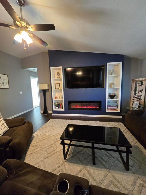 Photo of 1070 Dara Court, Redding, CA 96003 (MLS # 25-5234)