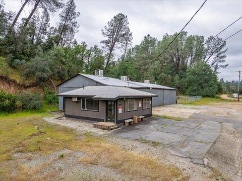 Photo of 1609 Kenyon Drive, Redding, CA 96001 (MLS # 26-2537)