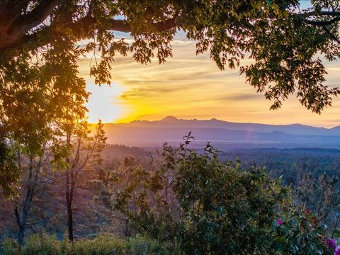 Photo of 15202 Ledgewood Drive, Redding, CA 96001 (MLS # 26-1419)