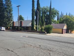Photo of 2449 Court Street, Redding, CA 96001 (MLS # 26-4902)