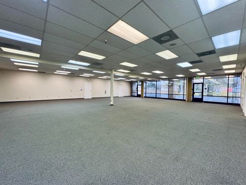 Photo of 1812 Park Marina Drive, Redding, CA 96001 (MLS # 24-3785)