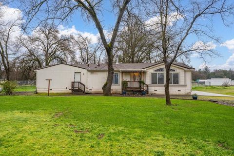 Photo of 18615 Bowman Road, Cottonwood, CA 96022 (MLS # 26-751)