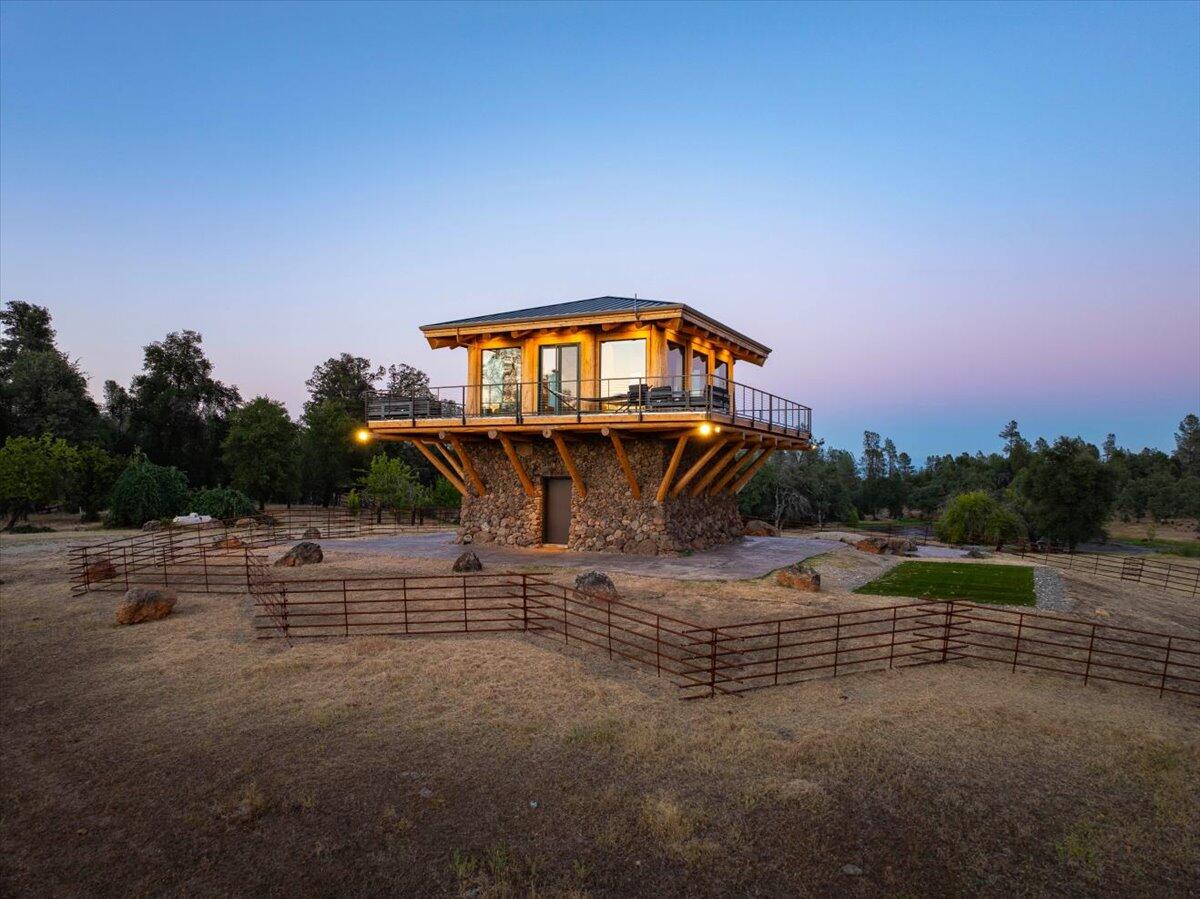 8499 Simmons Road