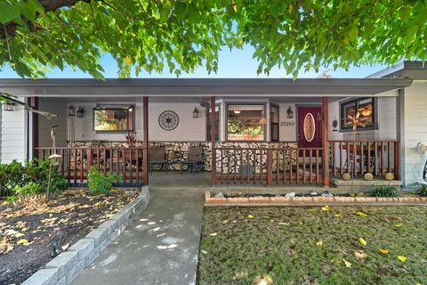 Photo of 20260 River Valley Drive, Anderson, CA 96007 (MLS # 25-4145)