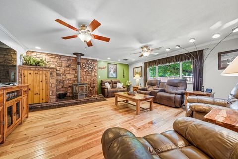 Photo of 20260 River Valley Drive, Anderson, CA 96007 (MLS # 25-4145)