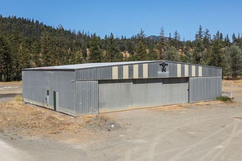 Photo of 30661 State Hwy 3, Douglas City, CA 96093 (MLS # 25-4099)