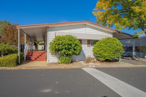 20350 Hole in One Dr, Redding, CA 96003 - MLS#: 23-4558