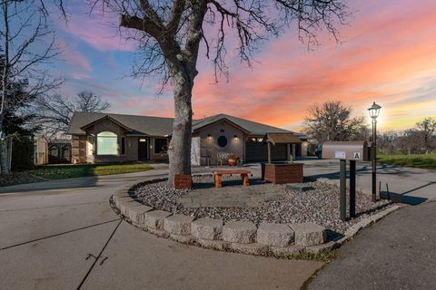 Photo of 21960 Tom Bead Drive, Cottonwood, CA 96022 (MLS # 25-5536)