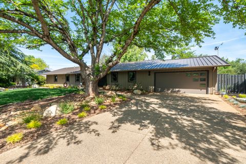 Photo of 865 Hallmark Drive, Redding, CA 96001 (MLS # 26-1678)