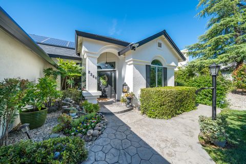Photo of 2280 Cumberland Drive, Redding, CA 96001 (MLS # 26-2446)