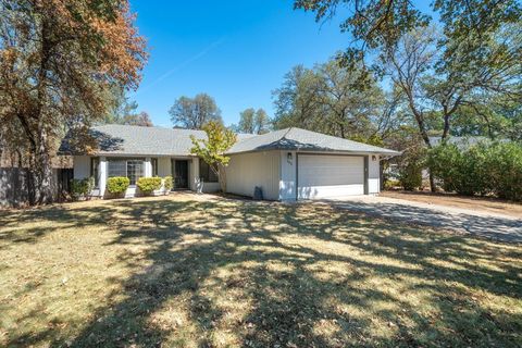 Photo of 5852 Avery Way, Redding, CA 96003 (MLS # 25-4004)