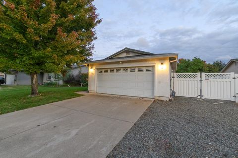 Photo of 3531 Barkwood Drive, Anderson, CA 96007 (MLS # 25-4823)