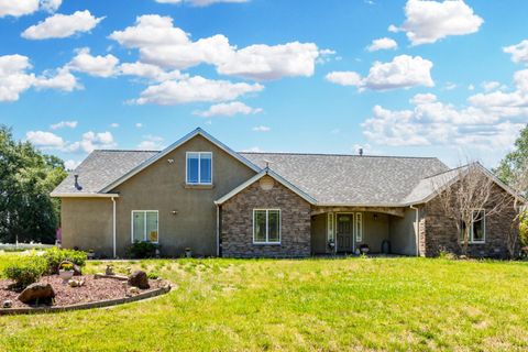 Photo of 18255 Gas Point Road, Cottonwood, CA 96022 (MLS # 26-2209)