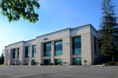 Photo of 2701 Old Eureka Way Suite 1H, Redding, CA 96001 (MLS # 24-1628)