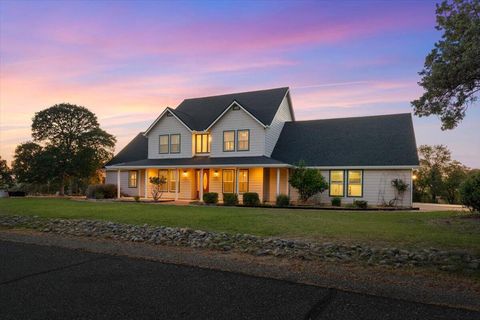 Photo of 15125 Kobbuntie Ct, Red Bluff, CA 96080 (MLS # 25-3715)