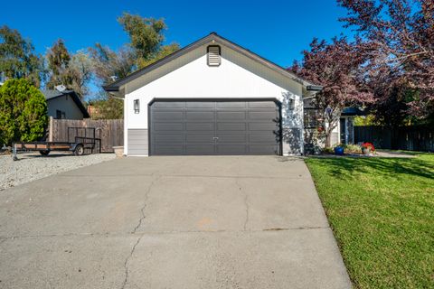 Photo of 874 Spaniel Drive, Redding, CA 96003 (MLS # 26-42)