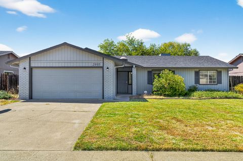 Photo of 2985 Seminole Drive, Redding, CA 96001 (MLS # 25-4024)
