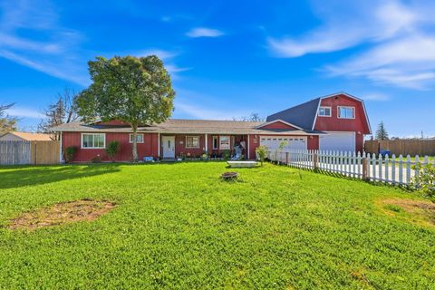 Photo of 4920 Bonnyview Avenue, Redding, CA 96001 (MLS # 26-1004)