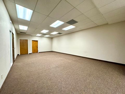 Photo of 1890 Park Marina Drive #214, Redding, CA 96001 (MLS # 25-4016)