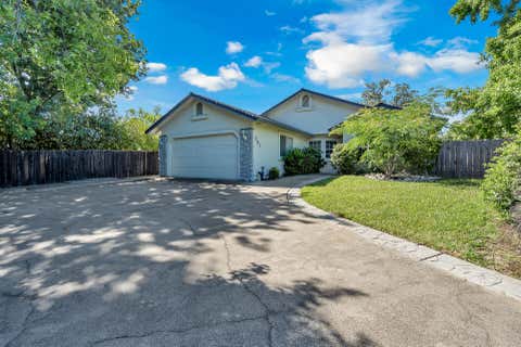 Photo of 597 Martinique Circle, Redding, CA 96003 (MLS # 26-3488)