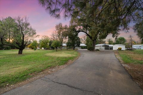 Photo of 20766 Cattle Drive, Redding, CA 96003 (MLS # 25-5091)