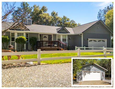 Photo of 20621 Chipeta Way, Redding, CA 96003 (MLS # 26-1255)