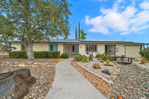 Photo of 892 August Way, Redding, CA 96003 (MLS # 25-4610)