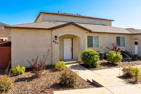 Photo of 651 Mission De Oro Drive, Redding, CA 96003 (MLS # 25-5495)