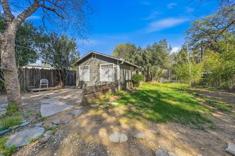 Photo of 1377 Willis Street, Redding, CA 96001 (MLS # 26-1128)
