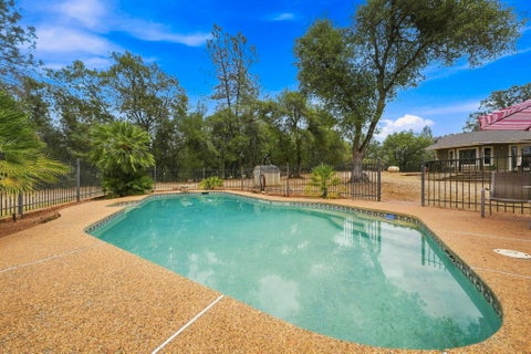 Photo of 13272 Opal Way, Redding, CA 96003 (MLS # 26-4342)