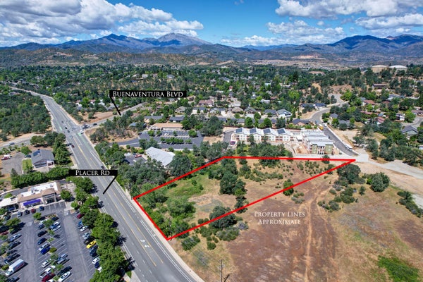 3380 PLACER ST, REDDING, CA 96001 - Image 2a46ae0f348e9efb4215a2bebcb4cf1c/2197817640