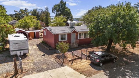 Photo of 3349 Willow Street, Cottonwood, CA 96022 (MLS # 25-4428)