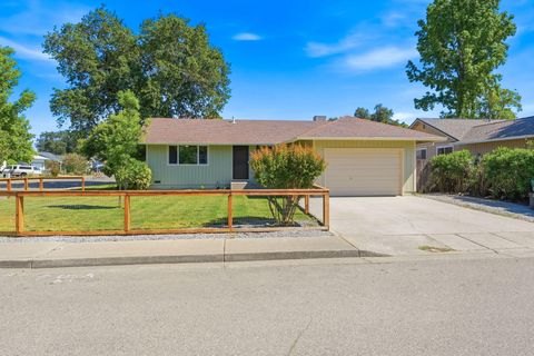 Photo of 2885 Iris Street, Anderson, CA 96007 (MLS # 26-2373)