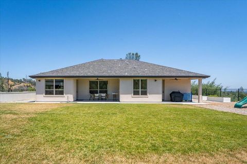 Photo of 16520 Blarney Lane, Redding, CA 96001 (MLS # 26-303)