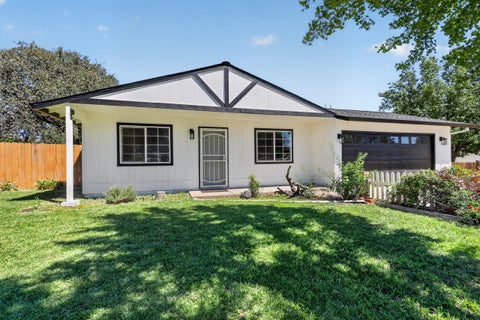 Photo of 3869 Hurner Court, Cottonwood, CA 96022 (MLS # 26-4404)