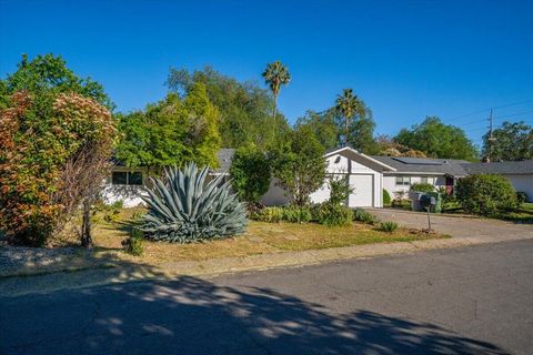 Photo of 1953 Cameo Court, Redding, CA 96002 (MLS # 26-1213)