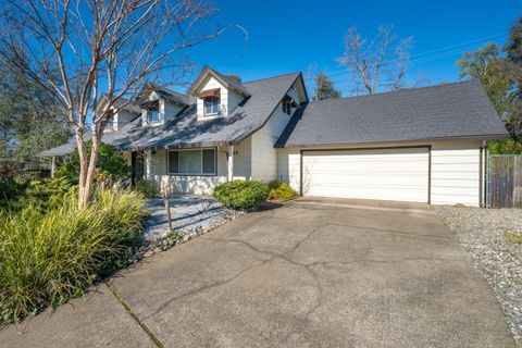 Photo of 688 Julie Way, Redding, CA 96002 (MLS # 26-633)