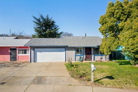 Photo of 1971 Spruce Circle, Anderson, CA 96007 (MLS # 26-344)