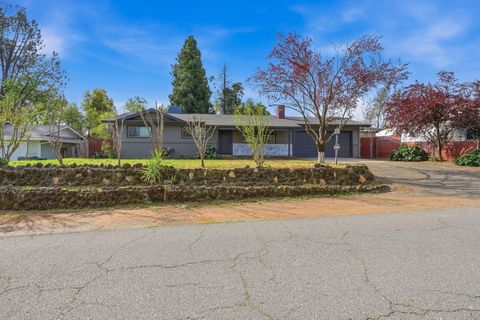 Photo of 4420 La Mesa Avenue, Shasta Lake, CA 96019 (MLS # 26-2598)