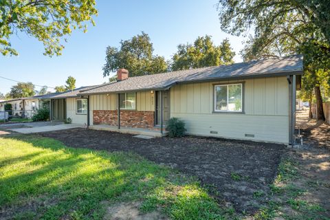 Photo of 6100 PINEWOOD Avenue, Anderson, CA 96001 (MLS # 25-4543)