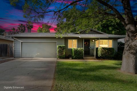 Photo of 2384 Saturn Skyway Skwy, Redding, CA 96002 (MLS # 26-1910)
