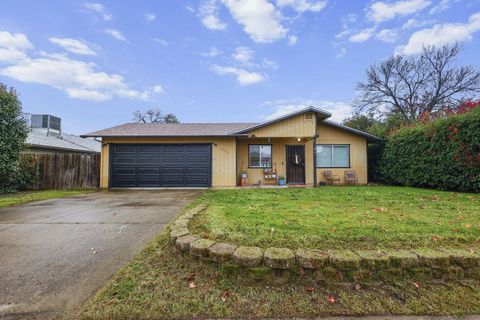 Photo of 1220 Pershing Street, Redding, CA 96003 (MLS # 25-5441)