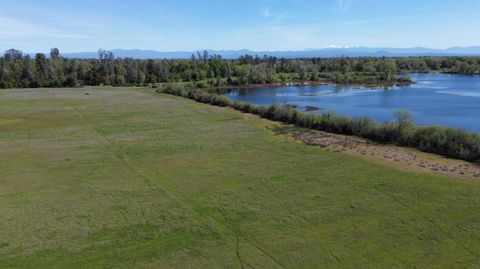 Photo of 19300 Latona Road, Anderson, CA 96007 (MLS # 26-1603)
