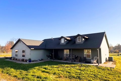 Photo of 21193 El Toro Lane, Redding, CA 96003 (MLS # 25-5240)