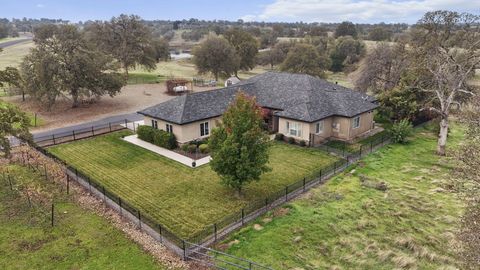 Photo of 19055 Del Mar Drive, Cottonwood, CA 96022 (MLS # 25-5092)