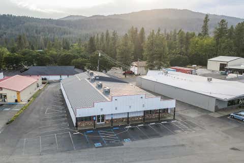 Photo of 1450 Main Street, Weaverville, CA 96093 (MLS # 25-4416)