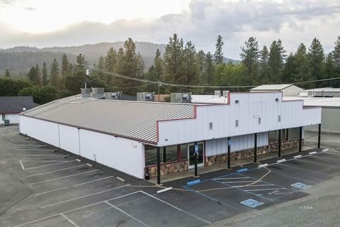 Photo of 1450 Main Street, Weaverville, CA 96093 (MLS # 25-4416)