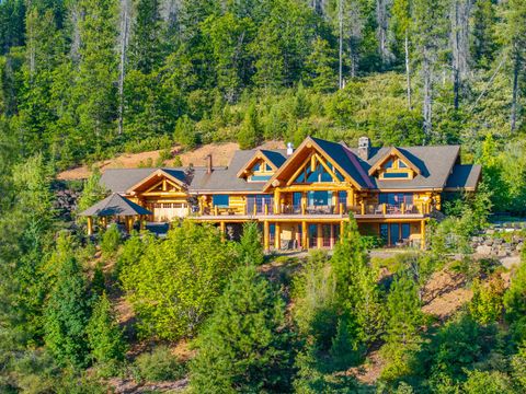 Photo of 4620 W A Barr Road, Mount Shasta, CA 96067 (MLS # 25-3815)