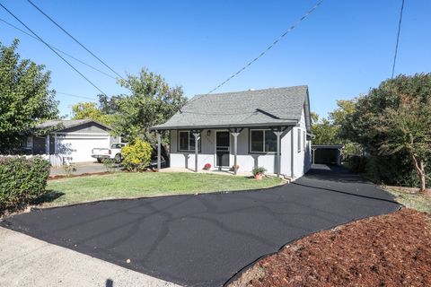 Photo of 3443 West Street, Redding, CA 96001 (MLS # 25-4754)