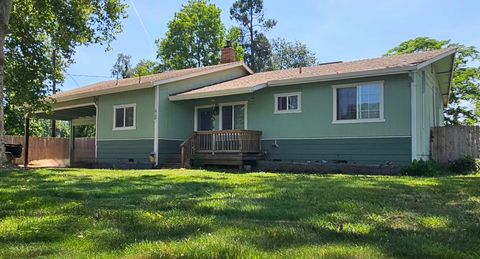 Photo of 5760 Green Acres Drive, Anderson, CA 96007 (MLS # 26-1338)